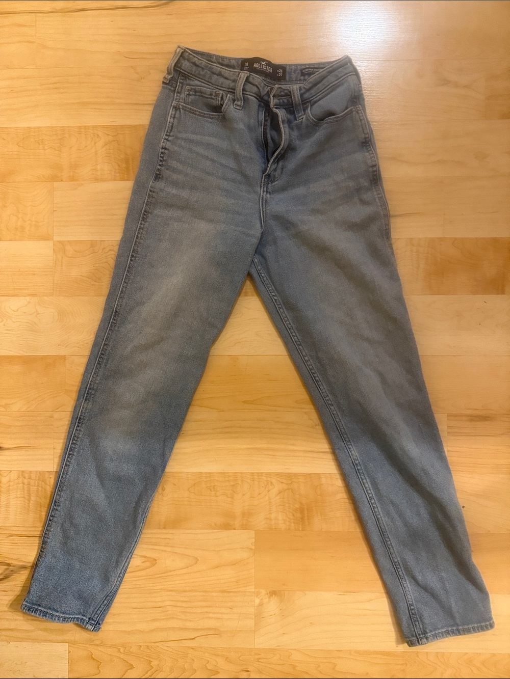 Hollister Light Wash High-Rise Women’s Jeans
